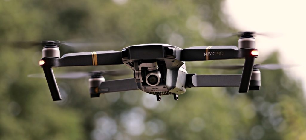 Drone con cámara para vídeos patrimonio